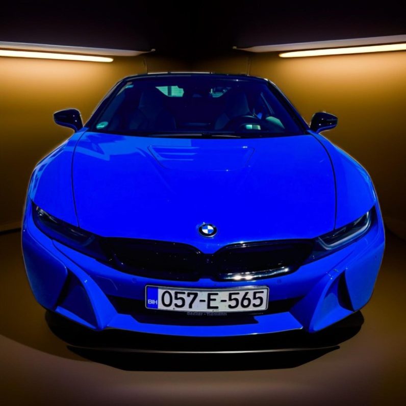 
								BMW i8 full									