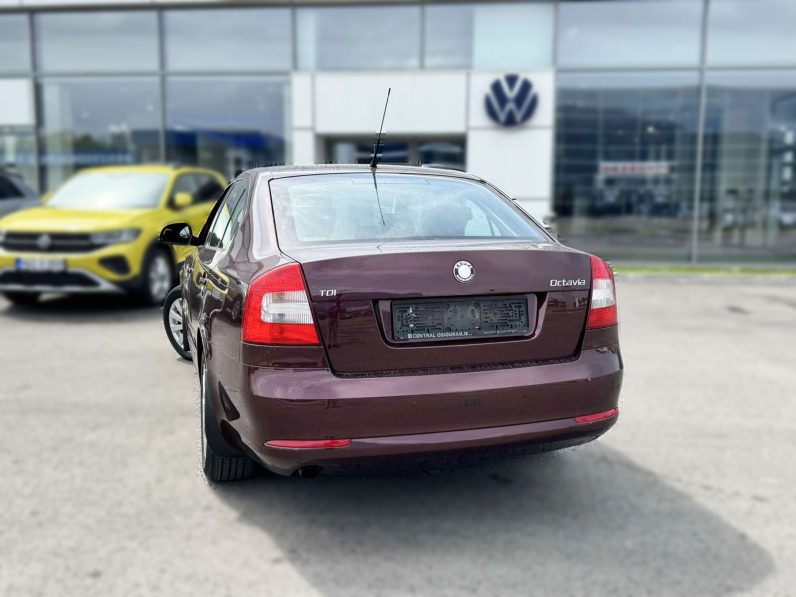 
								ŠKODA OCTAVIA full									