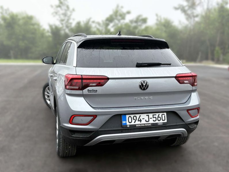 
								VOLKSWAGEN T-ROC LIFE PLUS 2.0 full									