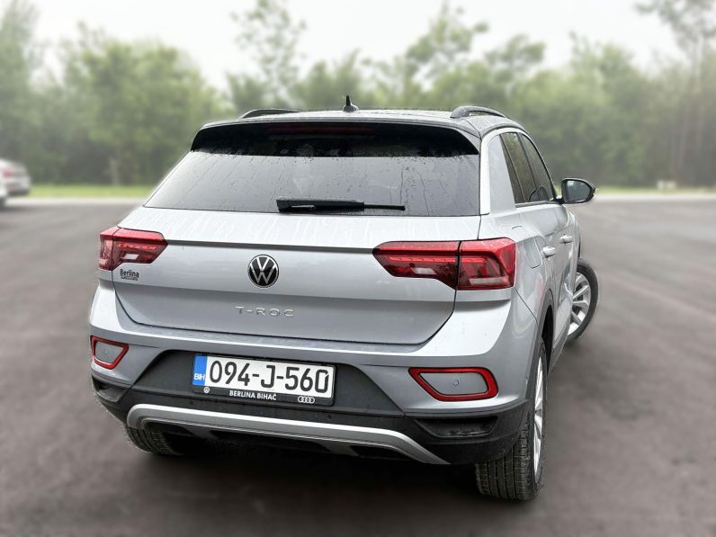 
								VOLKSWAGEN T-ROC LIFE PLUS 2.0 full									
