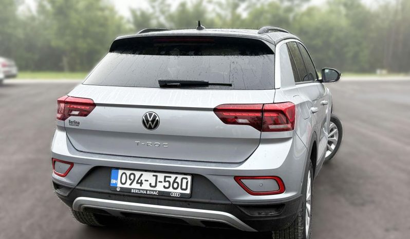 
								VOLKSWAGEN T-ROC LIFE PLUS 2.0 full									