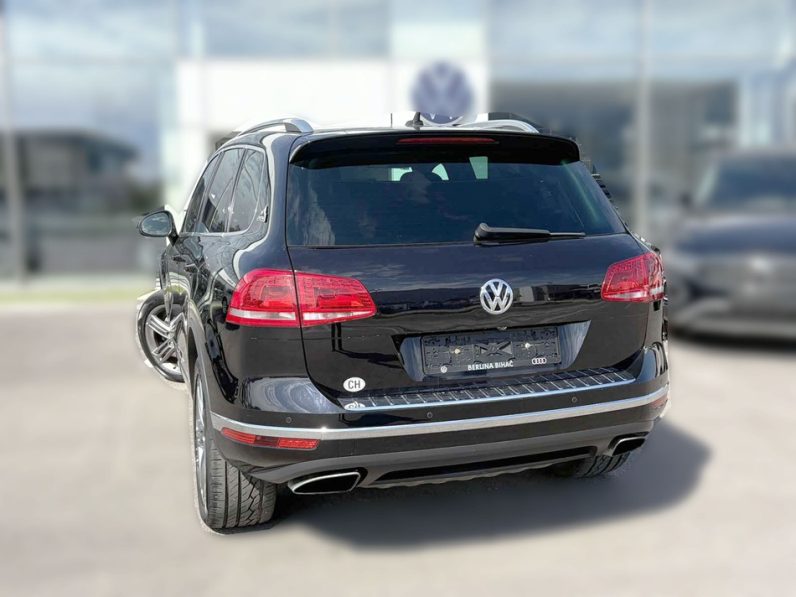 
								Volkswagen Touareg full									