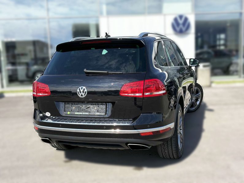 
								Volkswagen Touareg full									