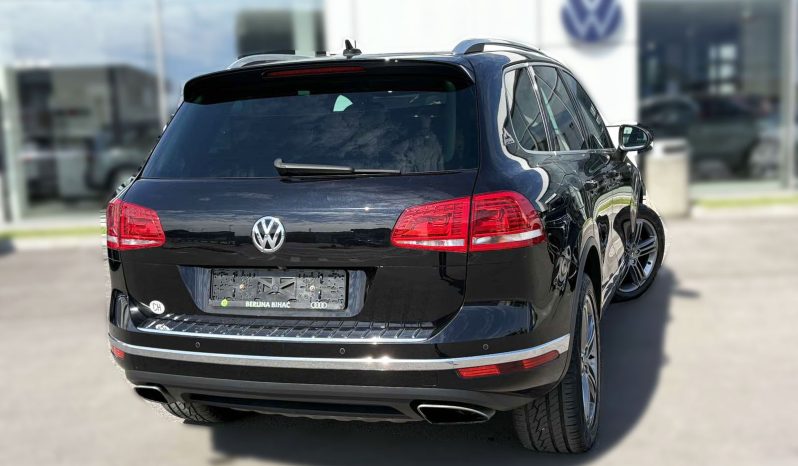 
								Volkswagen Touareg full									